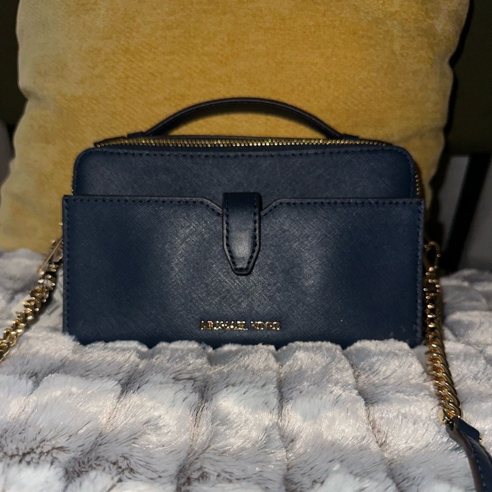 Michael Kors Crossbody Purse - Picture 3 of 10